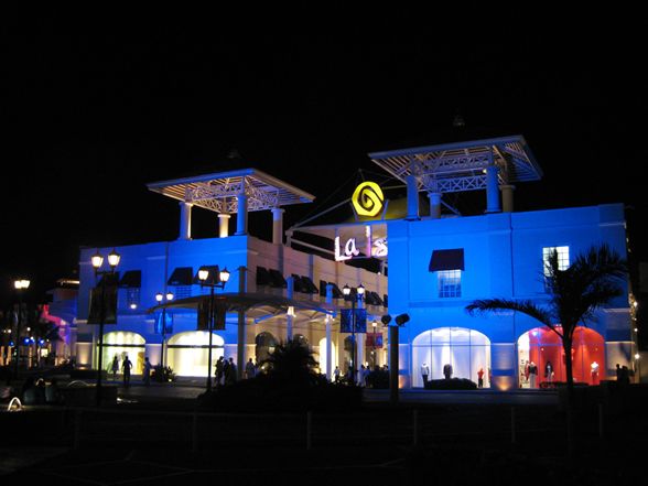 La Isla Shopping Village imagen