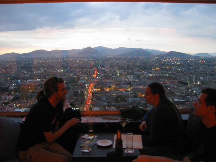 Miradores de lujo para ver la Ciudad de México al anochecer  imagen