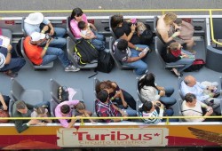 Noches de cantina en el Turibus de CDMX